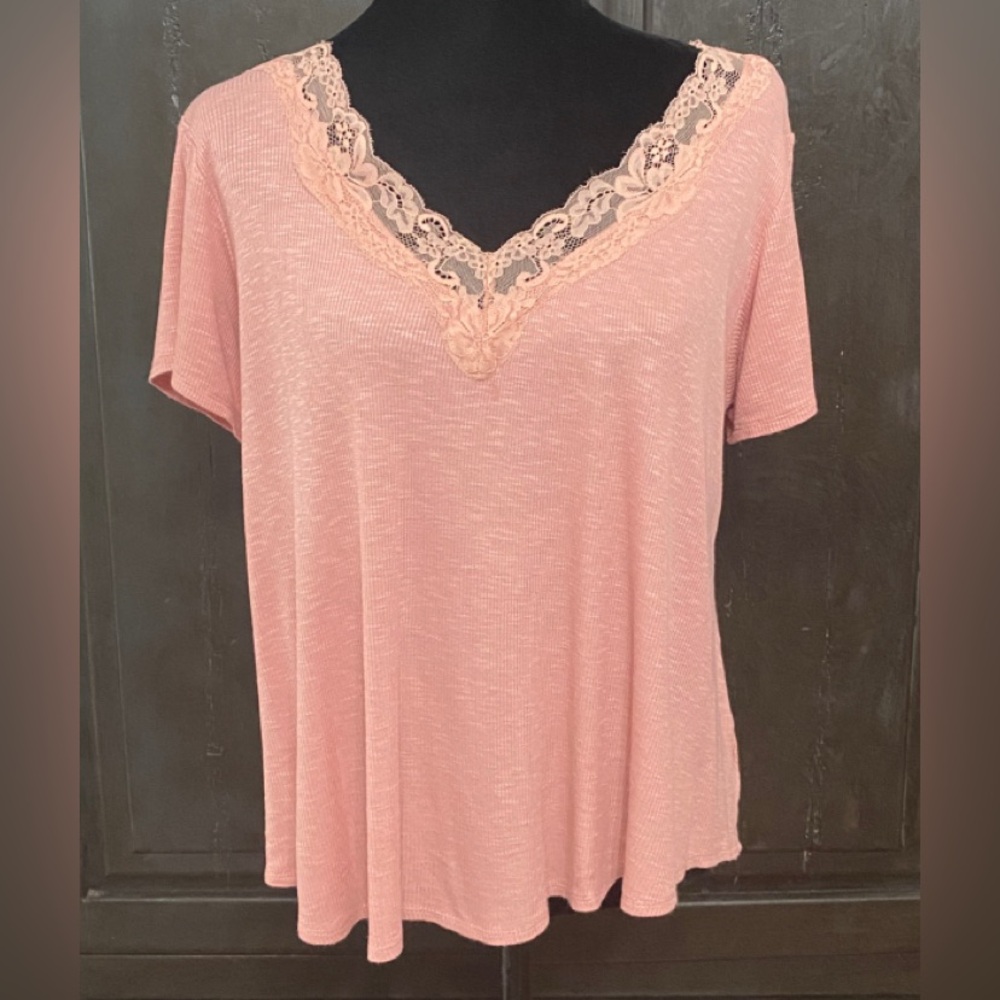 Eyeshadow pink with lace short sleeve blouse - Size Large